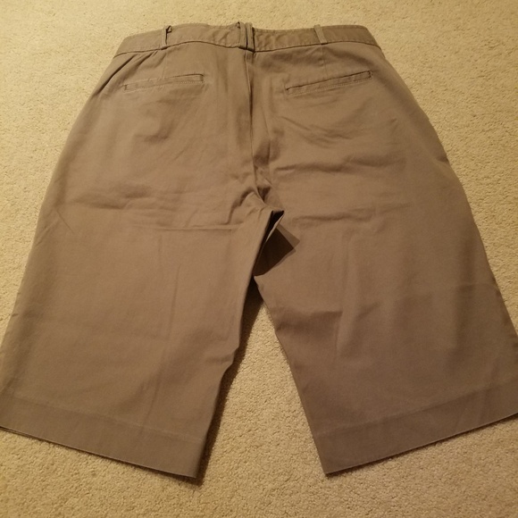 Talbots ladies Shorts Brown size 8 - Picture 2 of 3